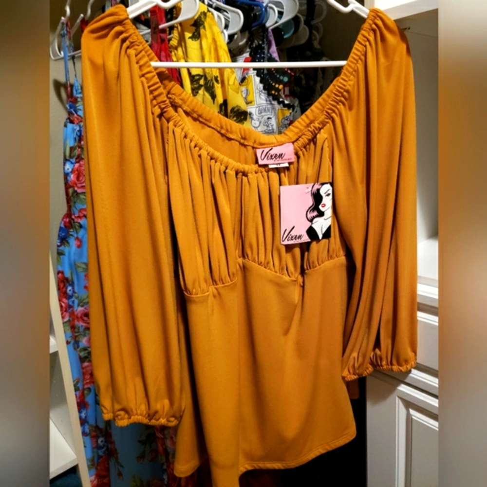 NWT Vixen Gold/Mustard Vacation Top